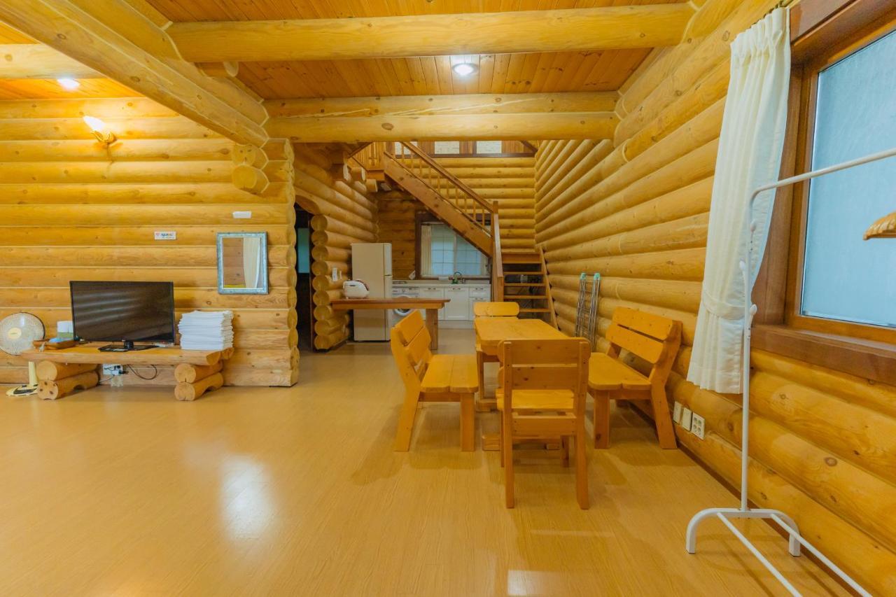 Jungmun Log Pension & Resort Seogwipo Dış mekan fotoğraf