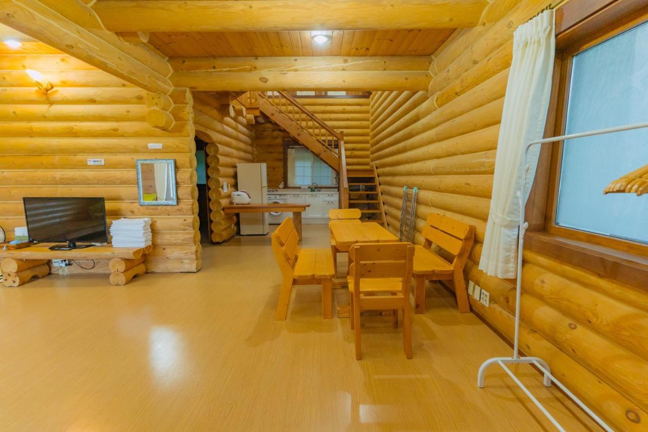 Jungmun Log Pension & Resort Seogwipo Dış mekan fotoğraf