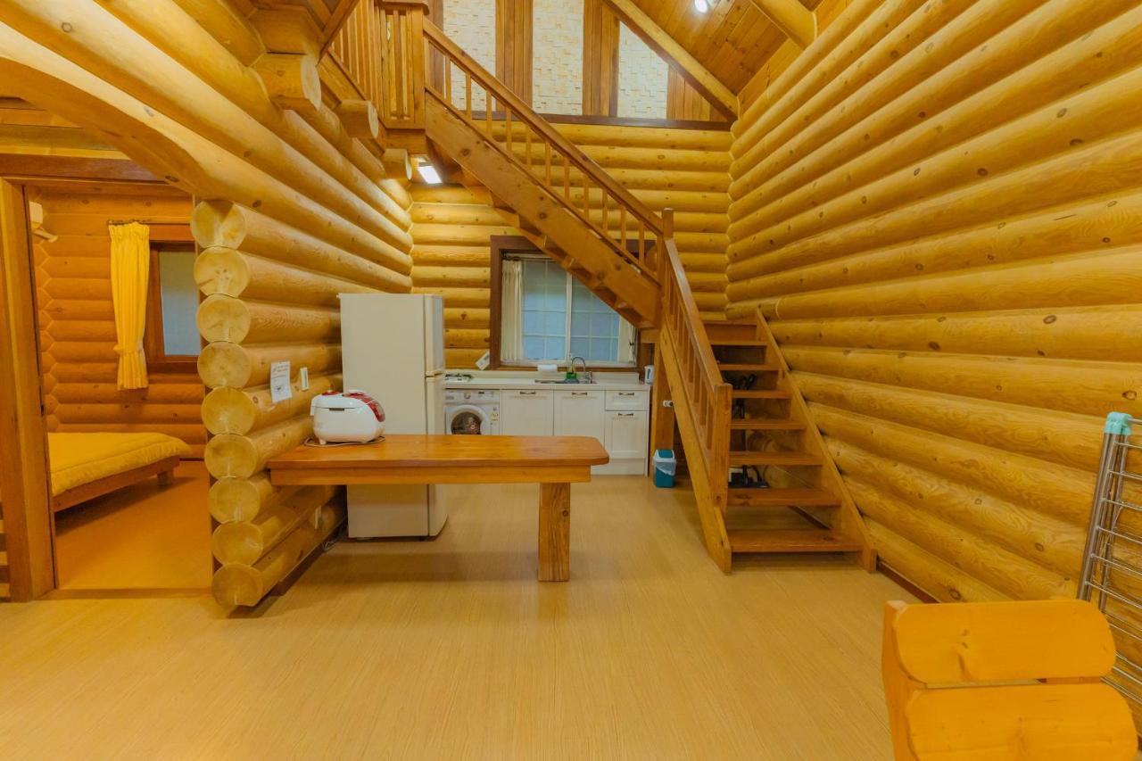 Jungmun Log Pension & Resort Seogwipo Dış mekan fotoğraf