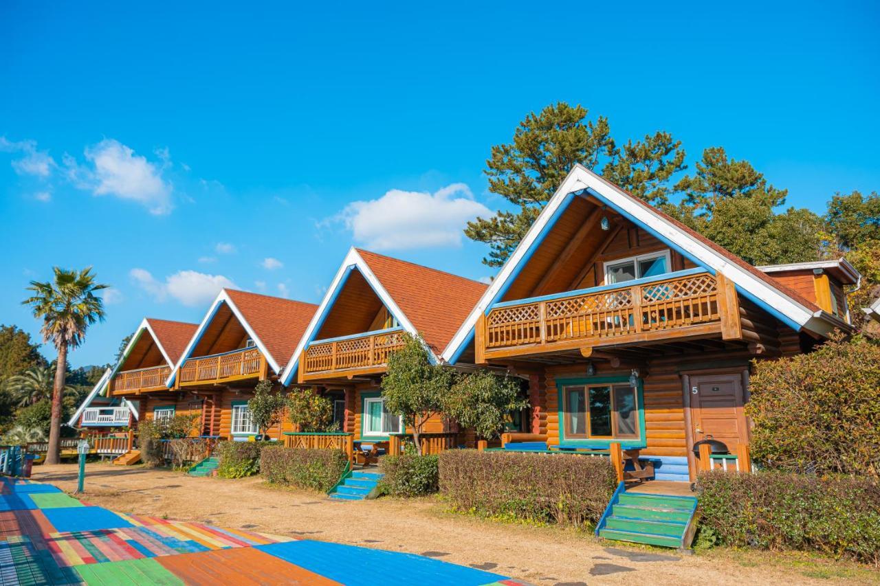 Jungmun Log Pension & Resort Seogwipo Dış mekan fotoğraf