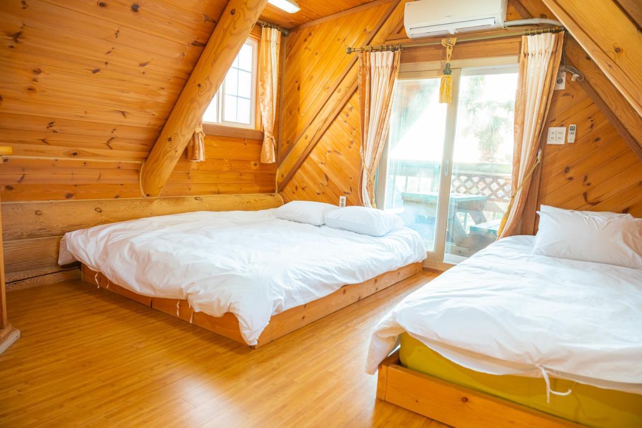Jungmun Log Pension & Resort Seogwipo Dış mekan fotoğraf