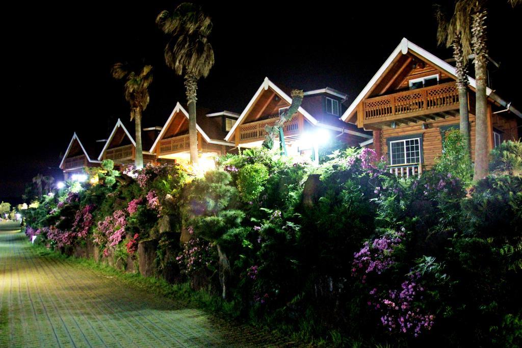 Jungmun Log Pension & Resort Seogwipo Dış mekan fotoğraf