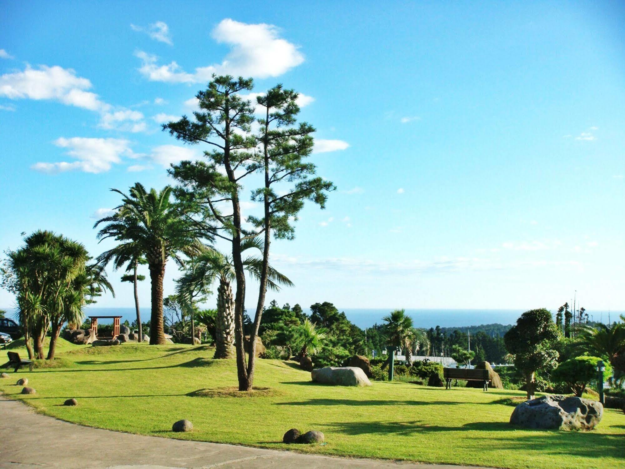 Jungmun Log Pension & Resort Seogwipo Dış mekan fotoğraf