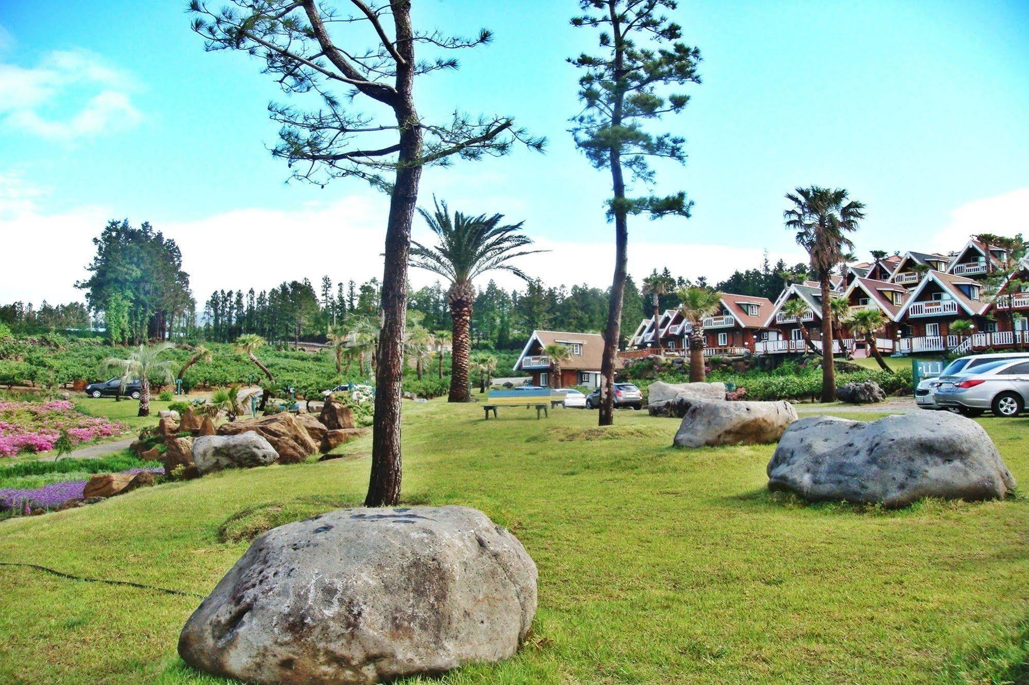 Jungmun Log Pension & Resort Seogwipo Dış mekan fotoğraf